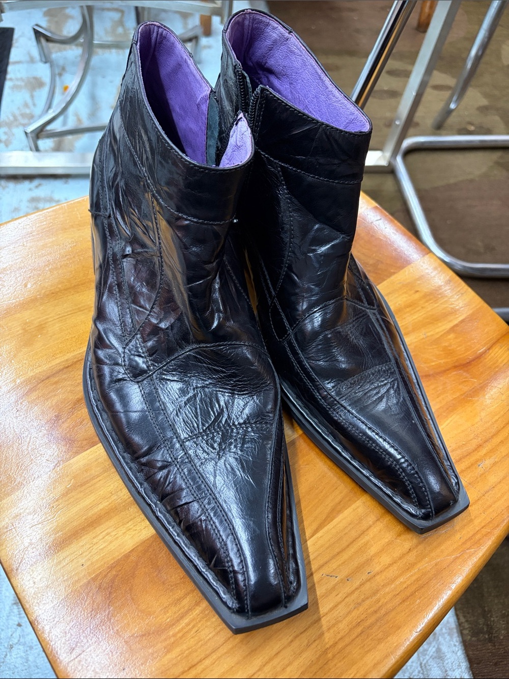 Giorgio Brutini Black Leather Square-Toe Ankle Boots with Purple Lining size 12M